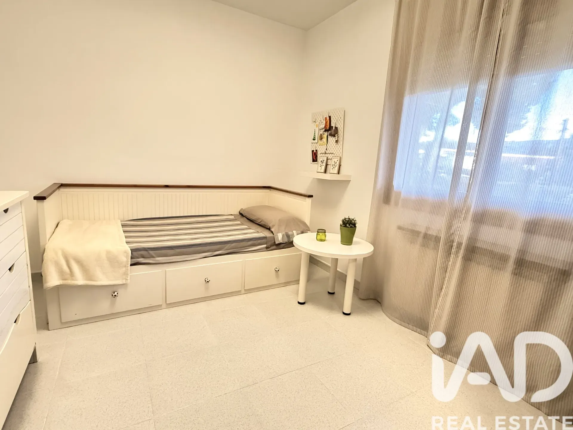 Spacious Family Home with Garden and Terrace in Santa Eulàlia de Ronçana - View image 23 of 36