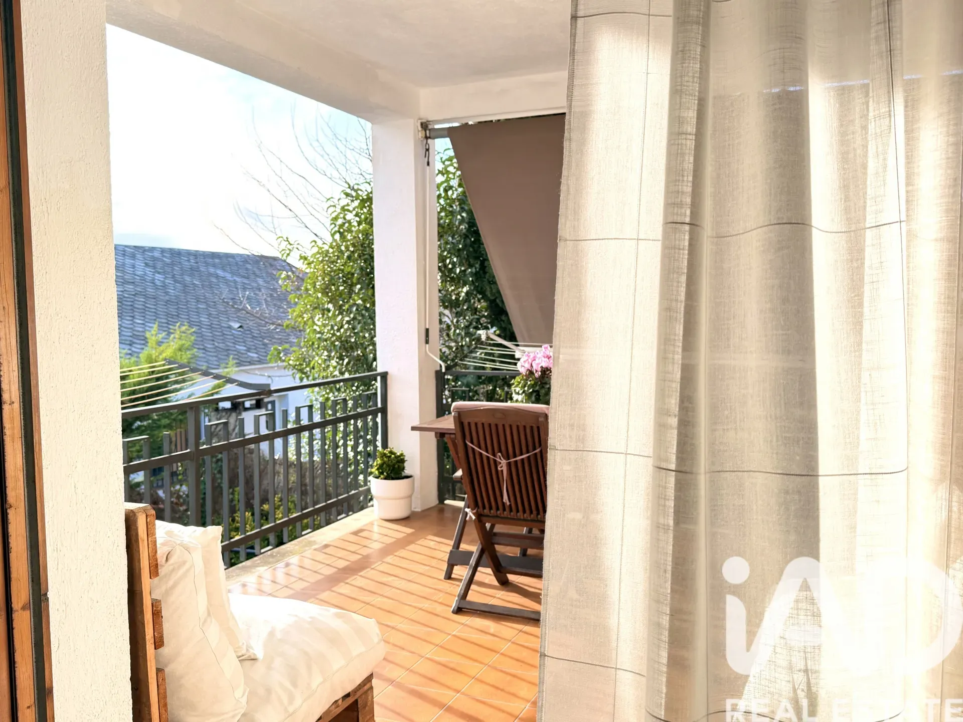 Spacious Family Home with Garden and Terrace in Santa Eulàlia de Ronçana - View image 24 of 36