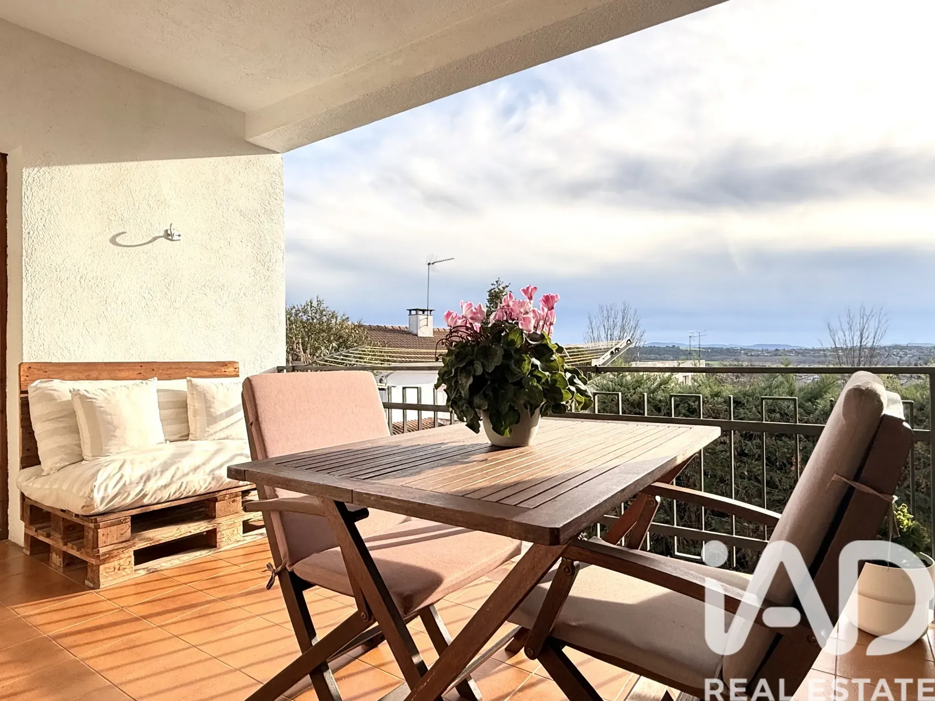 Spacious Family Home with Garden and Terrace in Santa Eulàlia de Ronçana - View image 26 of 36