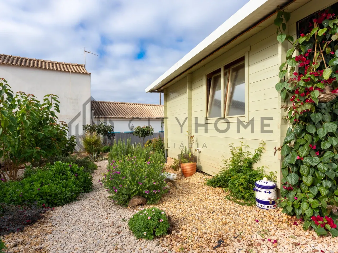 Furnished 2-Bedroom House with Pool and Garden in Portuguese Countryside - View image 21 of 34