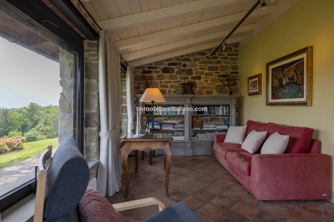 Tuscany's Countryside Retreat: Spacious 6-Bedroom Farmhouse with Pool - View image 78 of 81