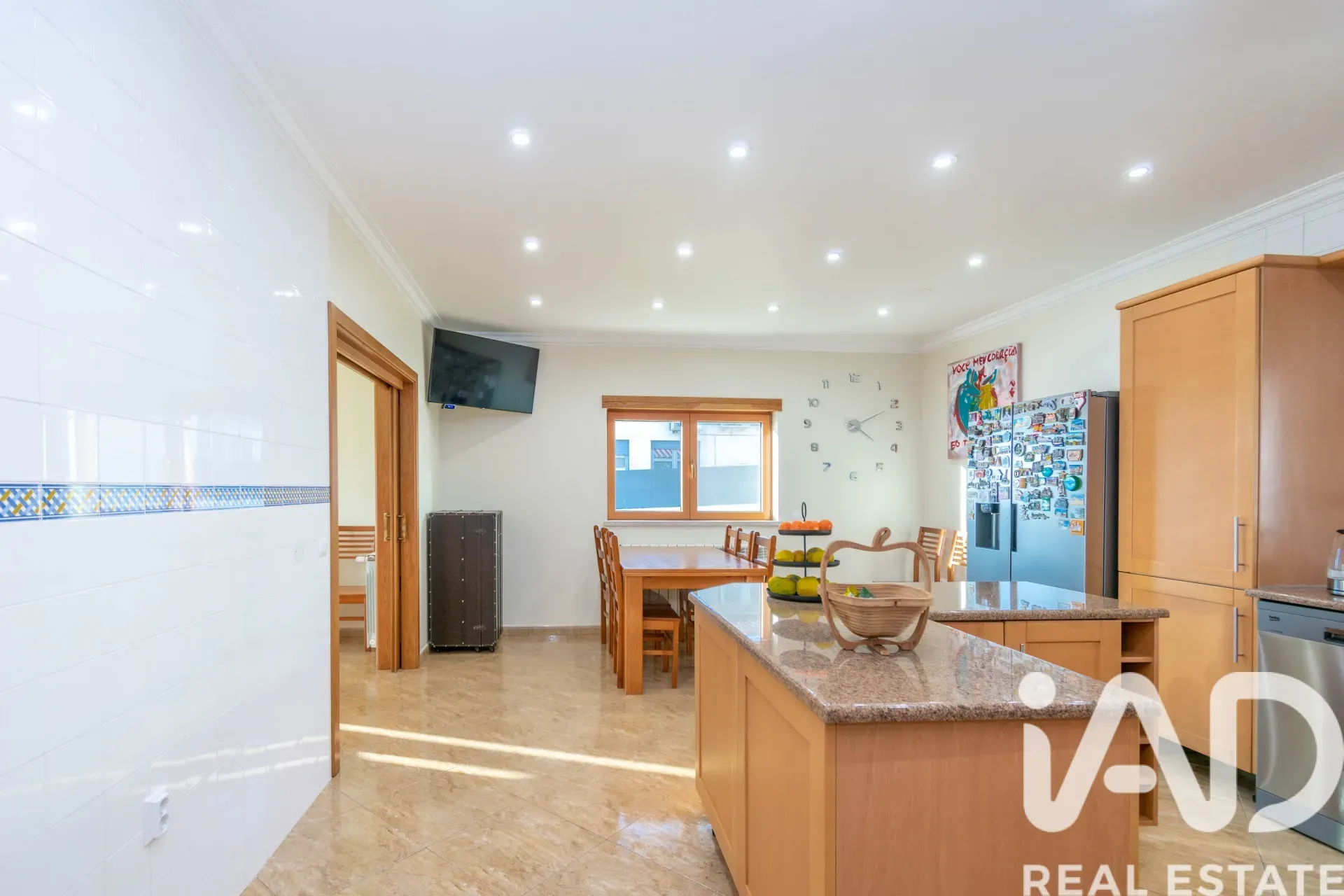 Modern Energy-Efficient 4-Bedroom House with Spacious Garden in Leiria, Portugal - Image 3