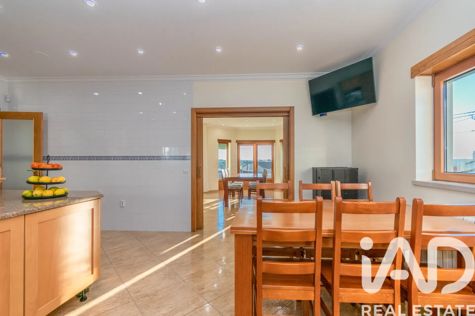 Modern Energy-Efficient 4-Bedroom House with Spacious Garden in Leiria, Portugal - View image 6 of 29