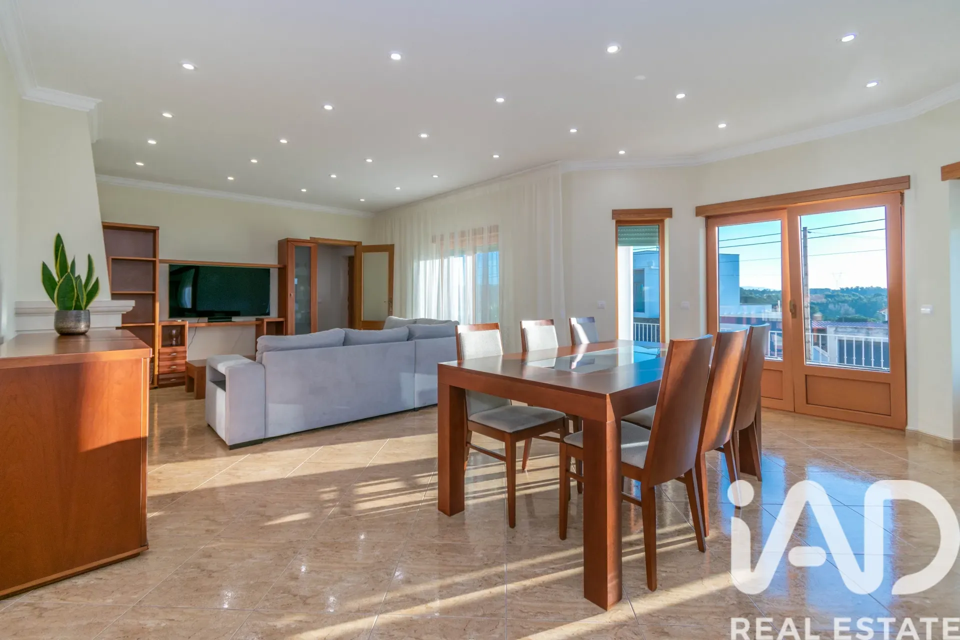 Modern Energy-Efficient 4-Bedroom House with Spacious Garden in Leiria, Portugal - View image 7 of 29