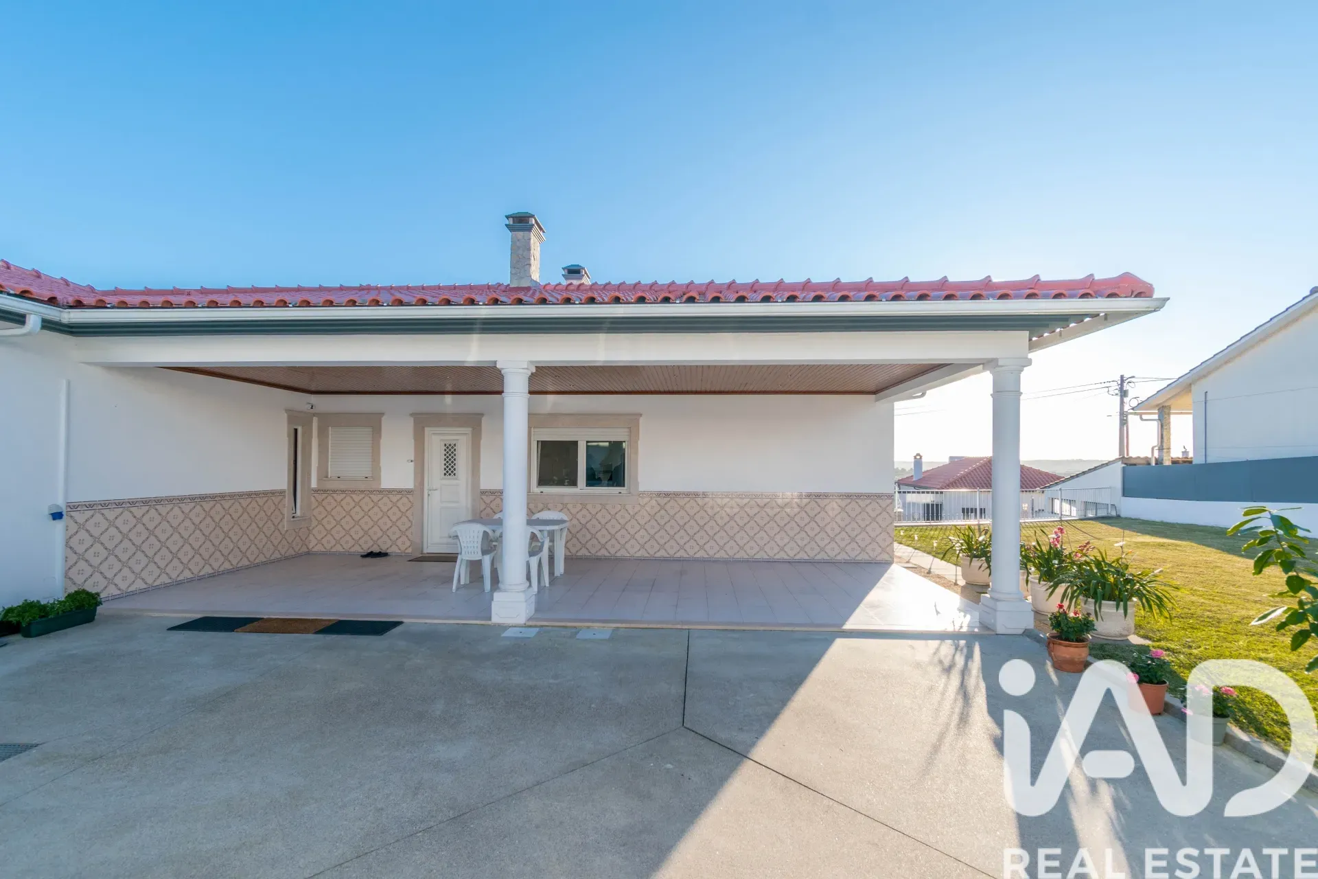 Modern Energy-Efficient 4-Bedroom House with Spacious Garden in Leiria, Portugal - View image 10 of 29
