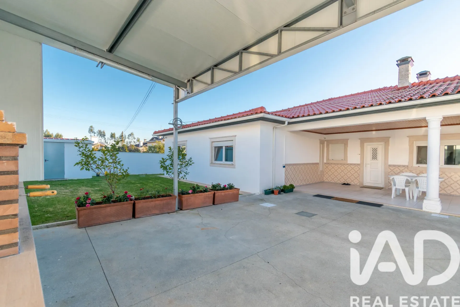 Modern Energy-Efficient 4-Bedroom House with Spacious Garden in Leiria, Portugal - View image 11 of 29