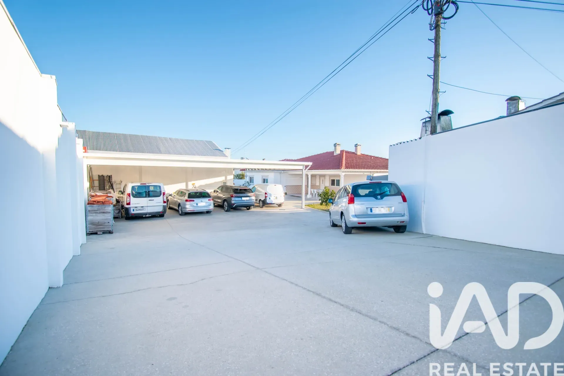 Modern Energy-Efficient 4-Bedroom House with Spacious Garden in Leiria, Portugal - View image 13 of 29
