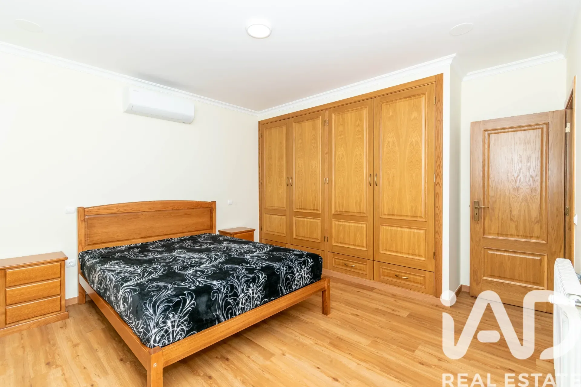 Modern Energy-Efficient 4-Bedroom House with Spacious Garden in Leiria, Portugal - View image 18 of 29