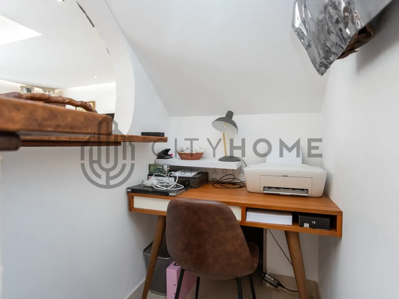 Portugal's Ferragudo: 3-Bedroom Townhouse with Balcony and Terrace - Image 4