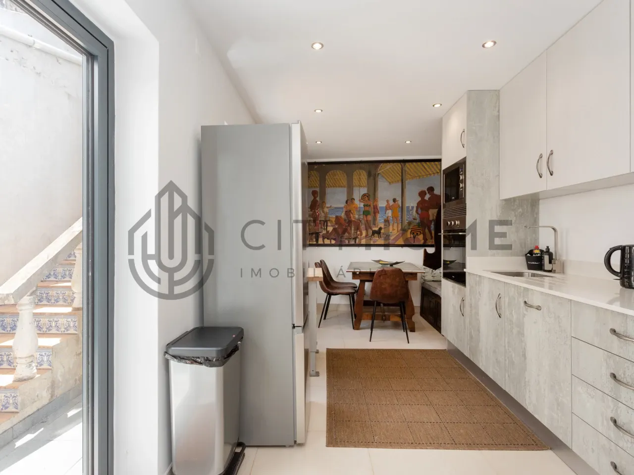 Portugal's Ferragudo: 3-Bedroom Townhouse with Balcony and Terrace - View image 8 of 57