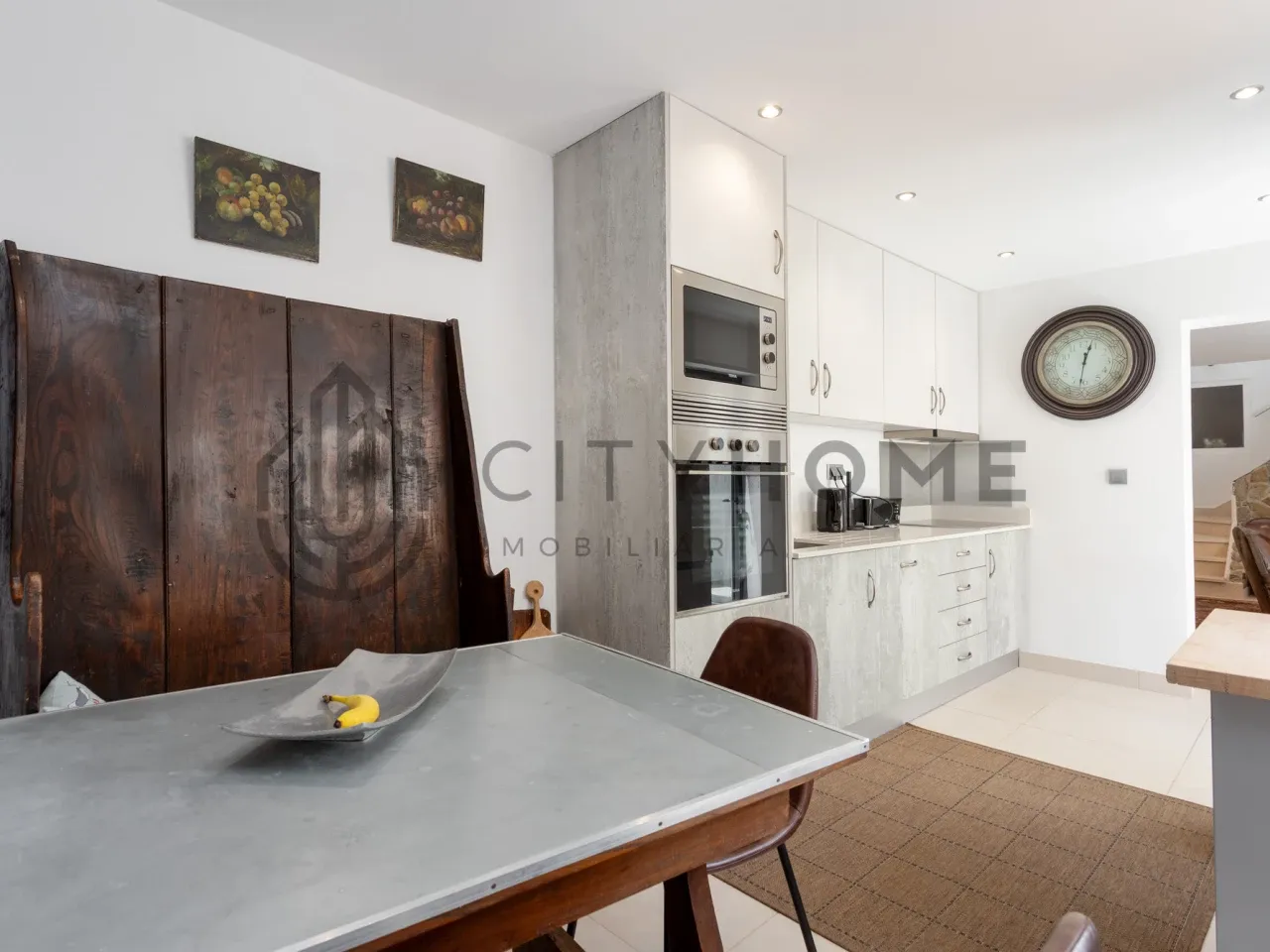 Portugal's Ferragudo: 3-Bedroom Townhouse with Balcony and Terrace - View image 10 of 57