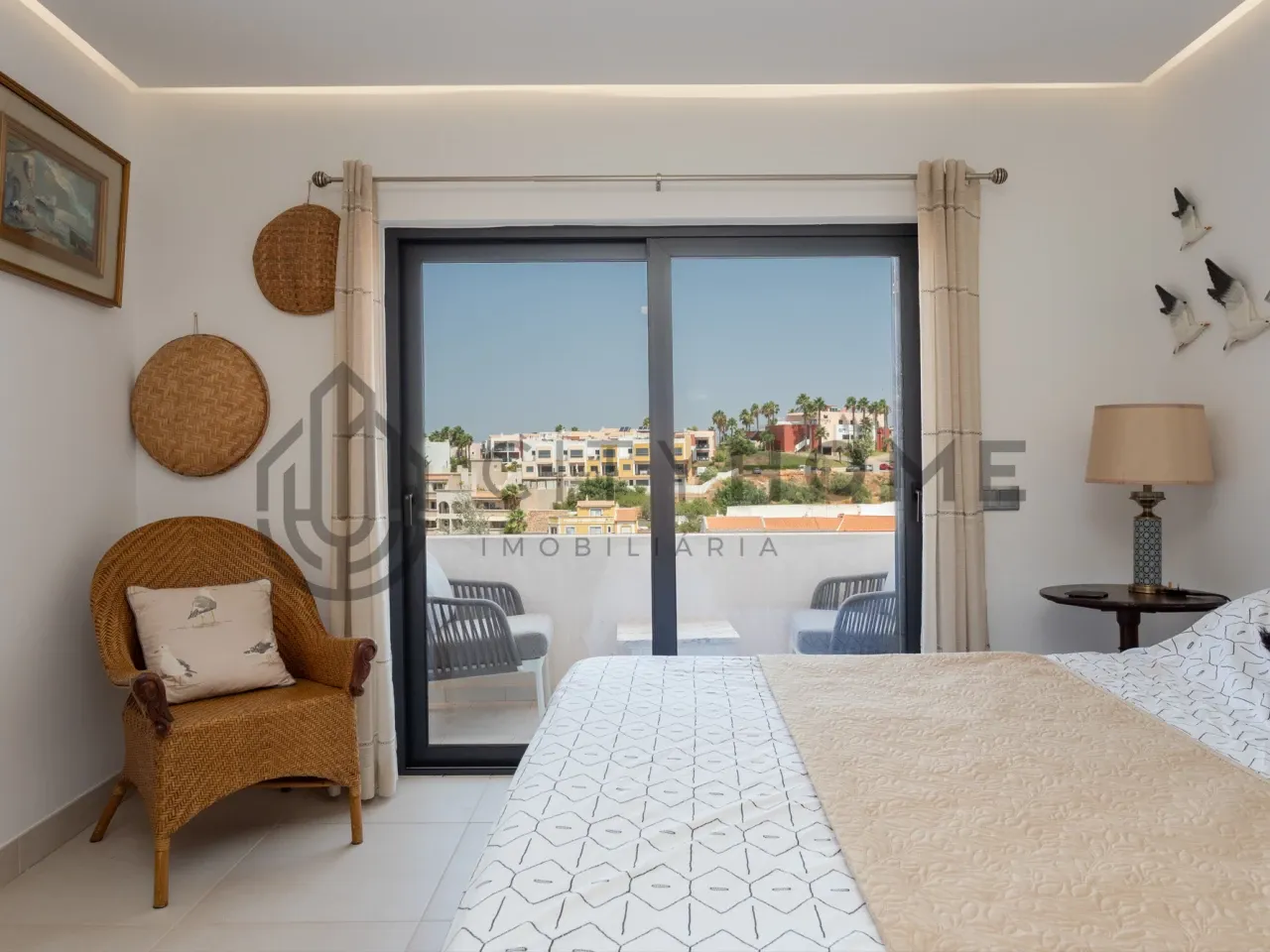 Portugal's Ferragudo: 3-Bedroom Townhouse with Balcony and Terrace - View image 21 of 57