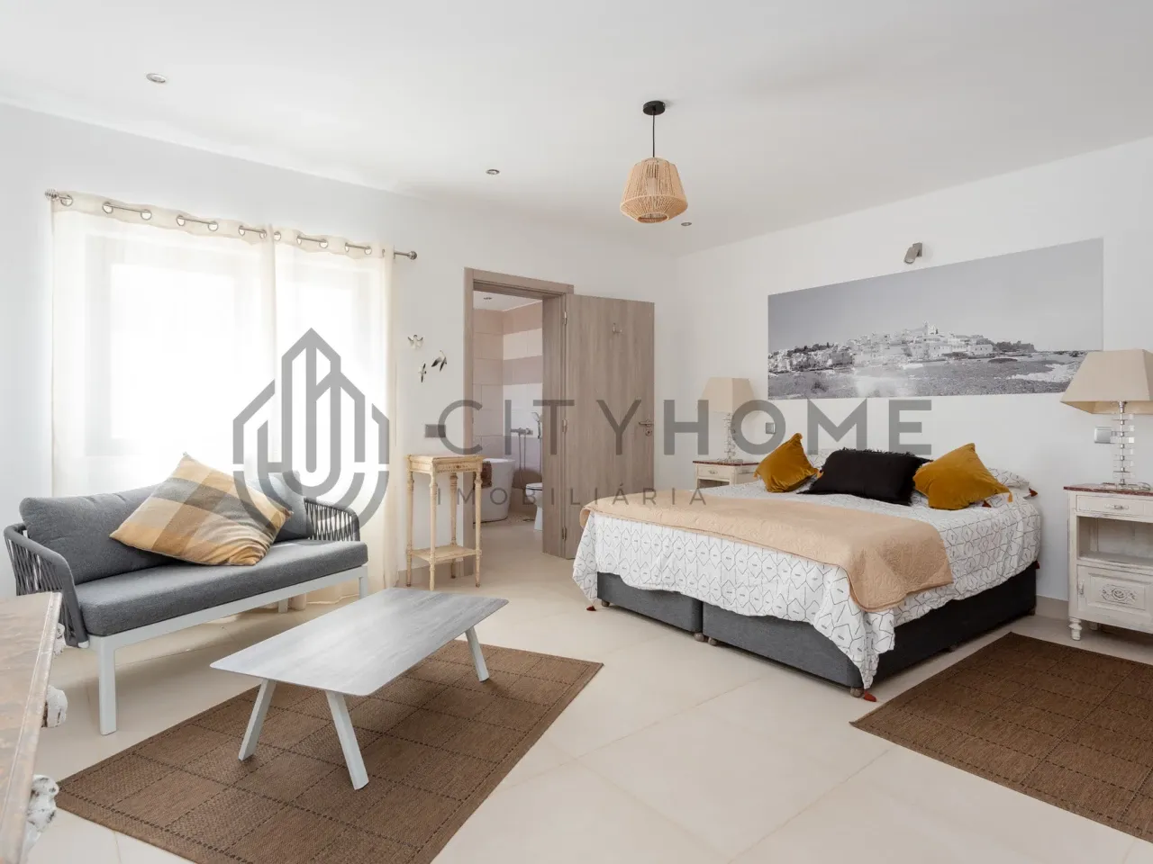 Portugal's Ferragudo: 3-Bedroom Townhouse with Balcony and Terrace - View image 26 of 57