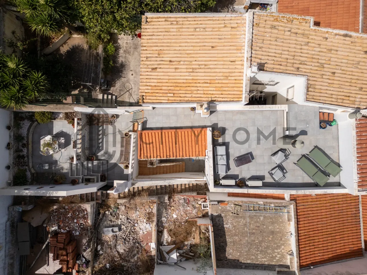 Portugal's Ferragudo: 3-Bedroom Townhouse with Balcony and Terrace - View image 30 of 57