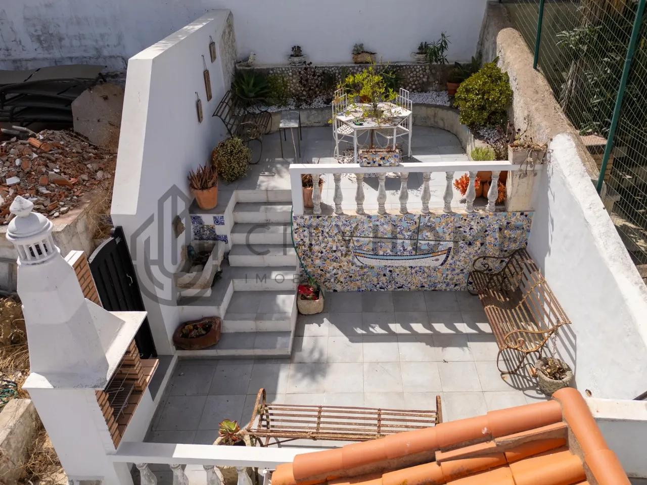 Portugal's Ferragudo: 3-Bedroom Townhouse with Balcony and Terrace - View image 31 of 57