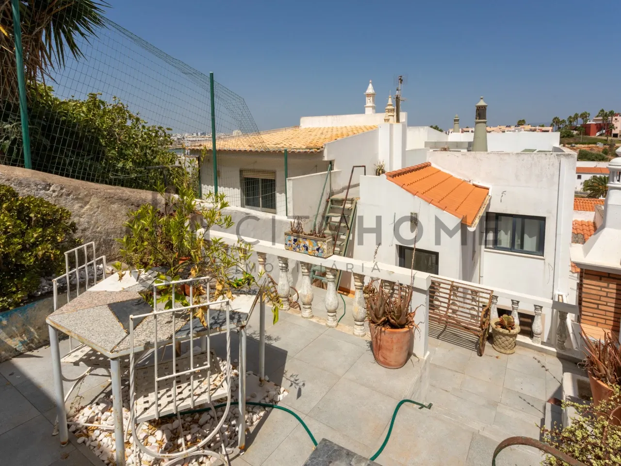 Portugal's Ferragudo: 3-Bedroom Townhouse with Balcony and Terrace - View image 33 of 57