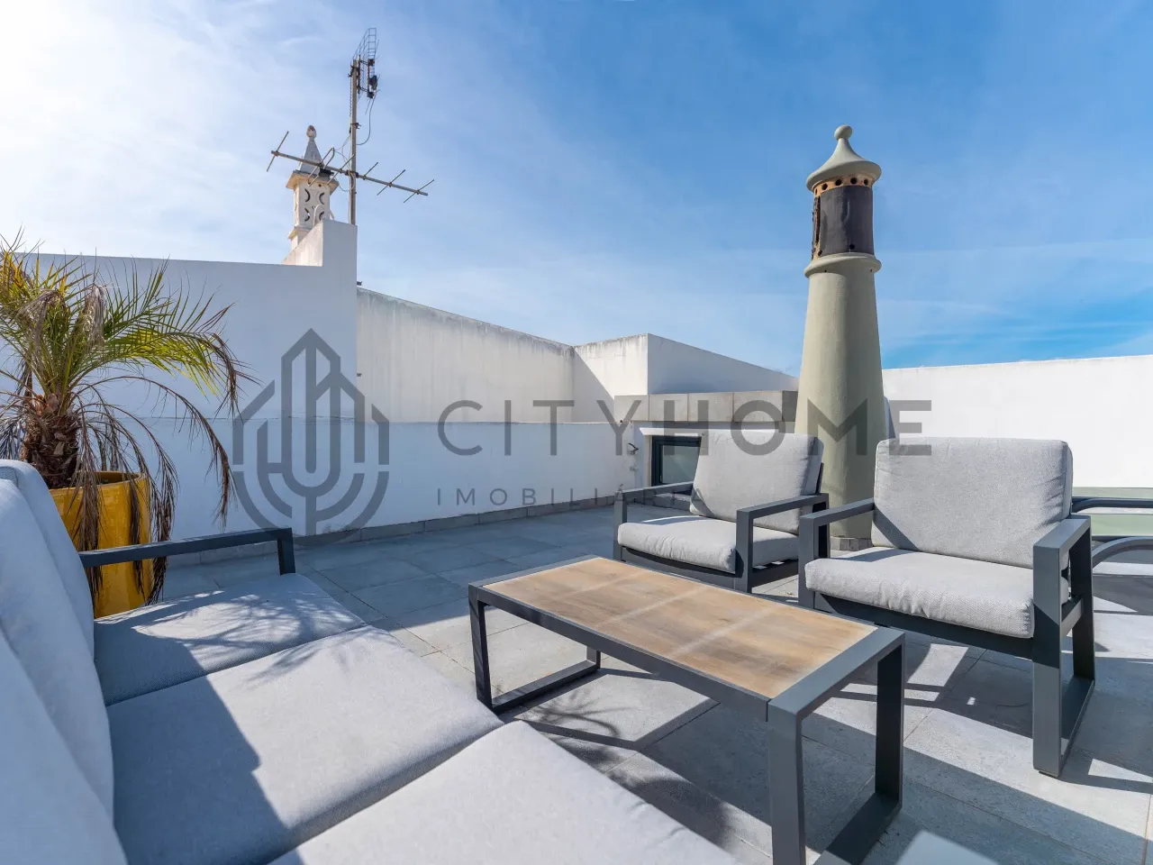 Portugal's Ferragudo: 3-Bedroom Townhouse with Balcony and Terrace - View image 38 of 57