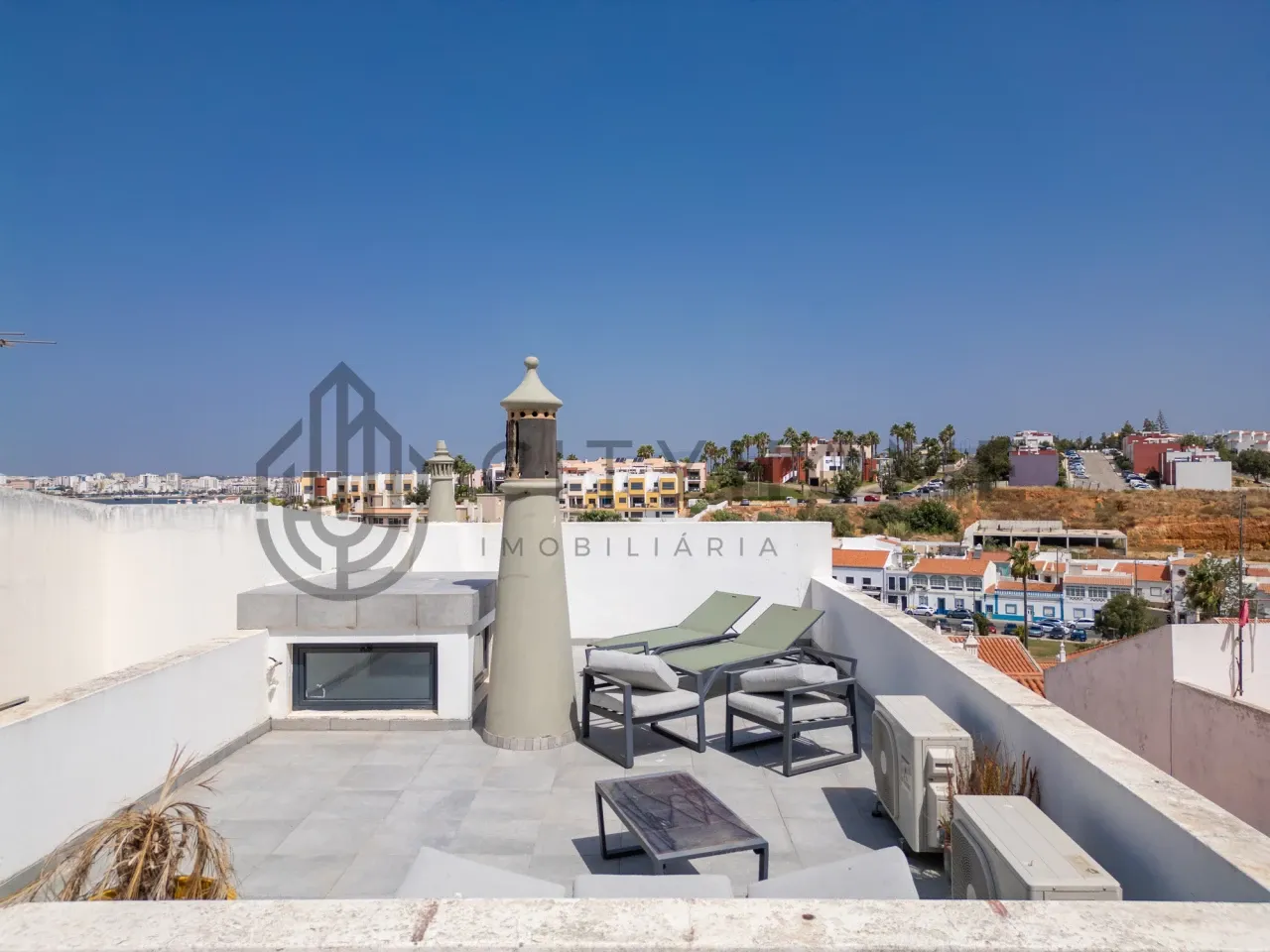 Portugal's Ferragudo: 3-Bedroom Townhouse with Balcony and Terrace - View image 40 of 57