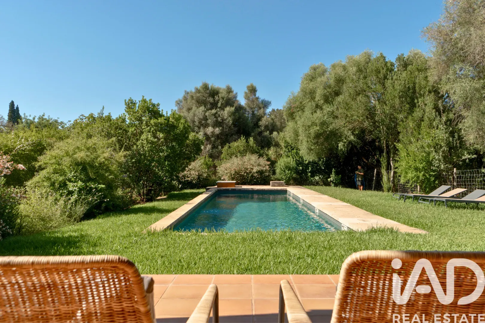 Modern 2-Bedroom House with Expansive Grounds and Pool in Campanet - Image 3