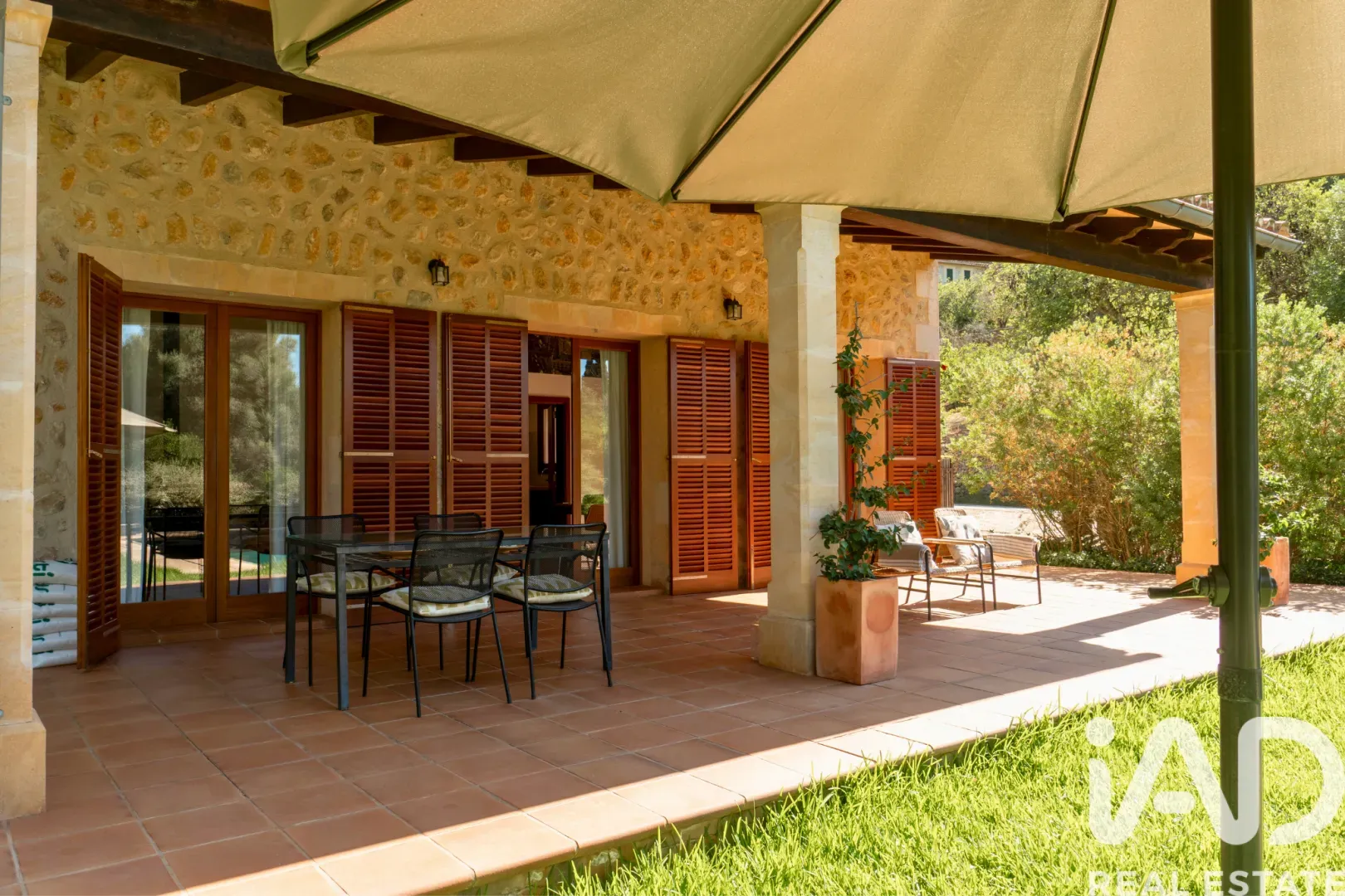 Modern 2-Bedroom House with Expansive Grounds and Pool in Campanet - View image 7 of 28