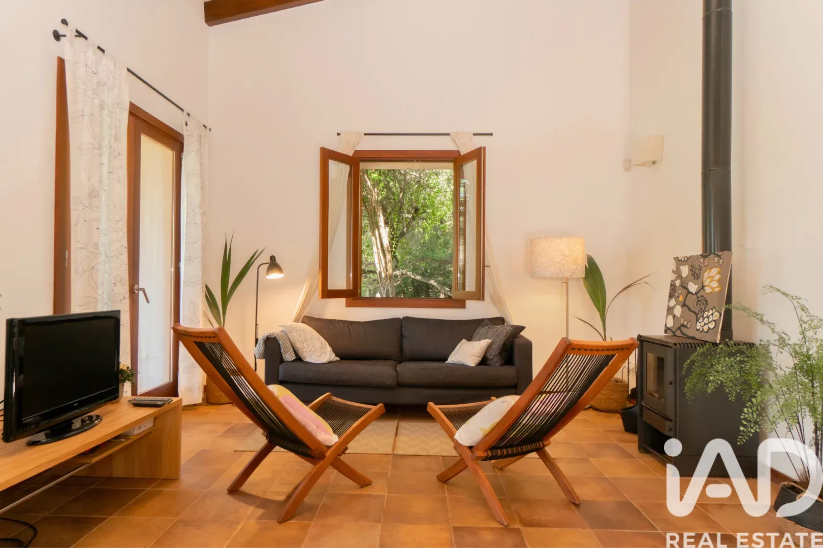 Modern 2-Bedroom House with Expansive Grounds and Pool in Campanet - View image 17 of 28