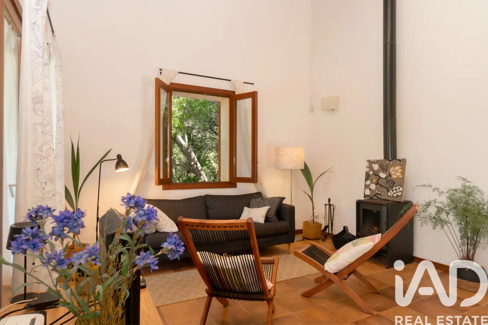 Modern 2-Bedroom House with Expansive Grounds and Pool in Campanet - View image 18 of 28