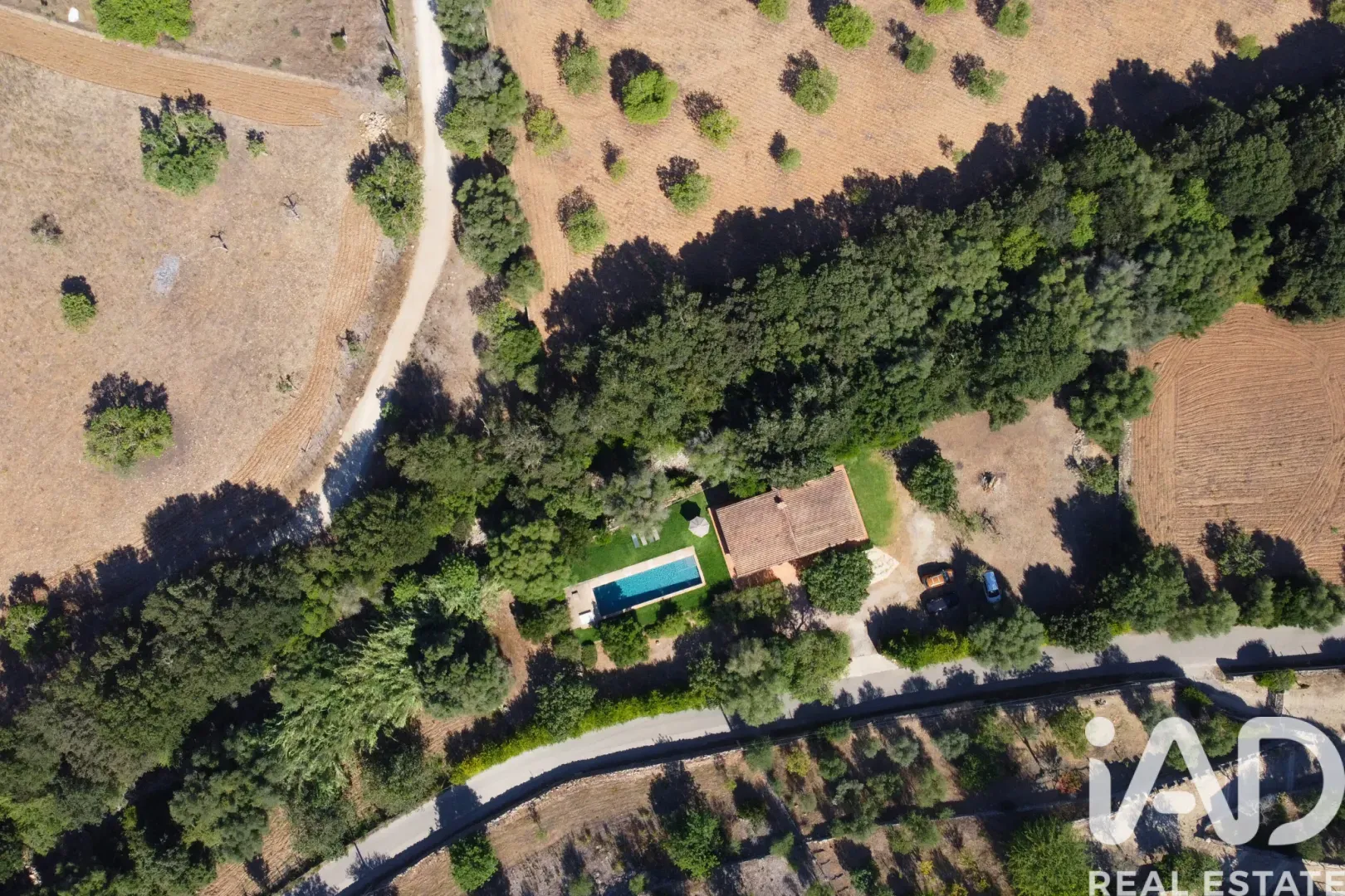 Modern 2-Bedroom House with Expansive Grounds and Pool in Campanet - View image 26 of 28