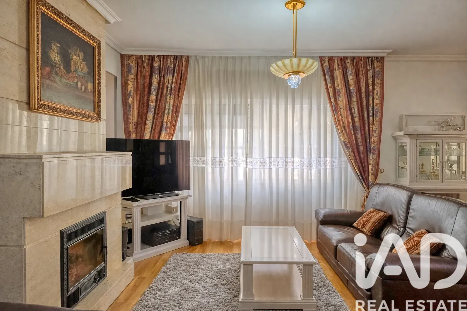 Contemporary 4-Bedroom House with Panoramic Terrace in San Vicente del Raspeig - Image 2