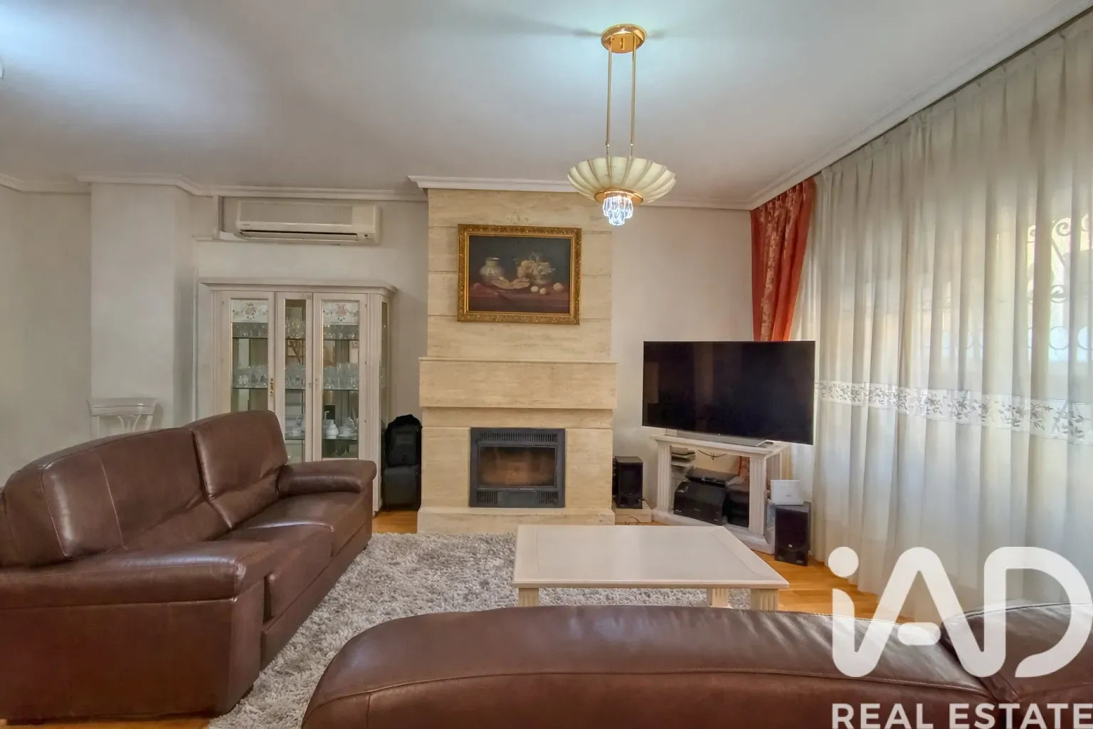 Contemporary 4-Bedroom House with Panoramic Terrace in San Vicente del Raspeig - Image 4