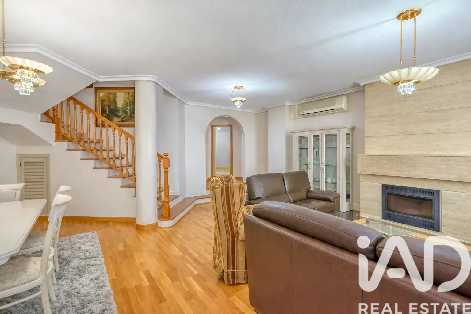 Contemporary 4-Bedroom House with Panoramic Terrace in San Vicente del Raspeig - View image 6 of 32