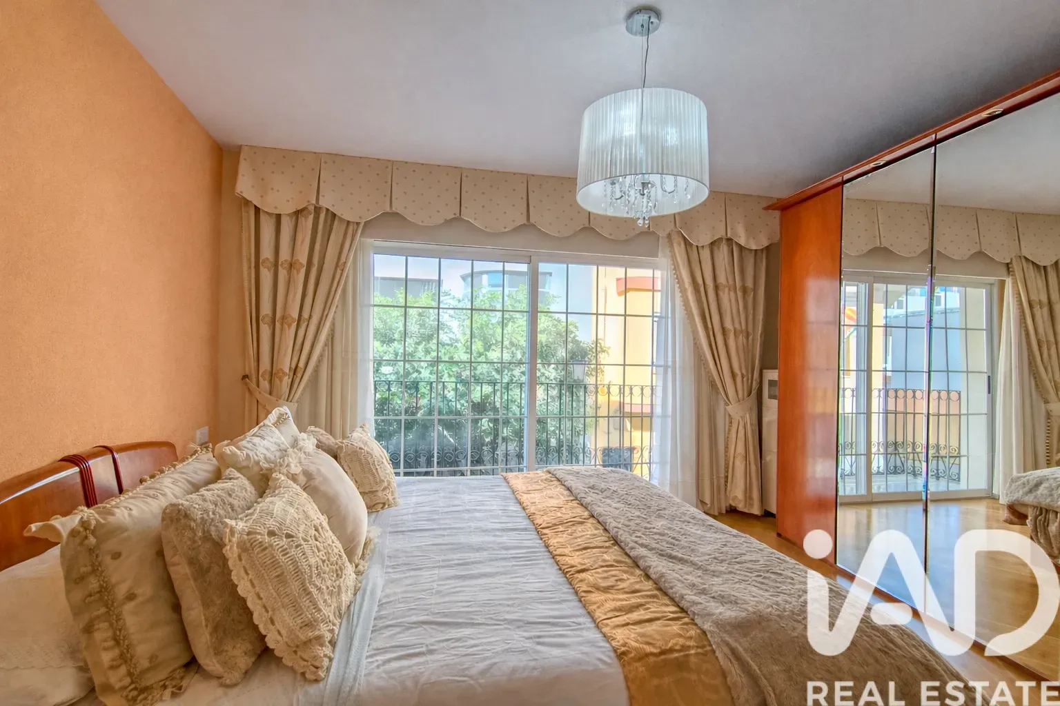 Contemporary 4-Bedroom House with Panoramic Terrace in San Vicente del Raspeig - View image 10 of 32