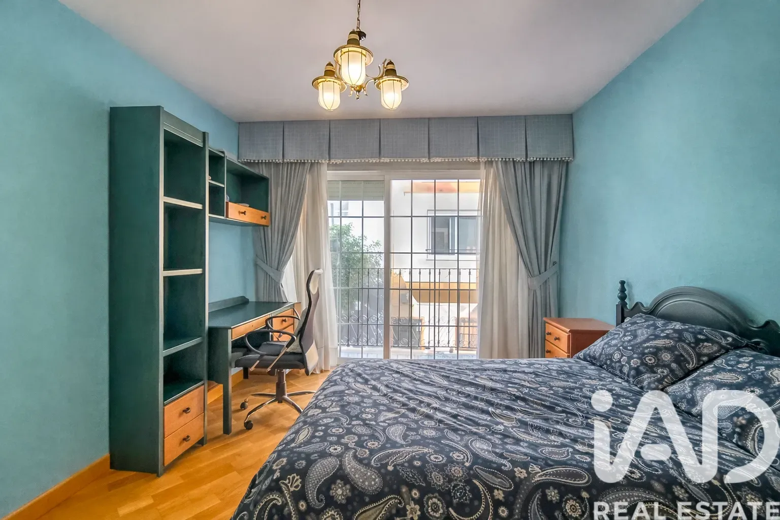 Contemporary 4-Bedroom House with Panoramic Terrace in San Vicente del Raspeig - View image 11 of 32