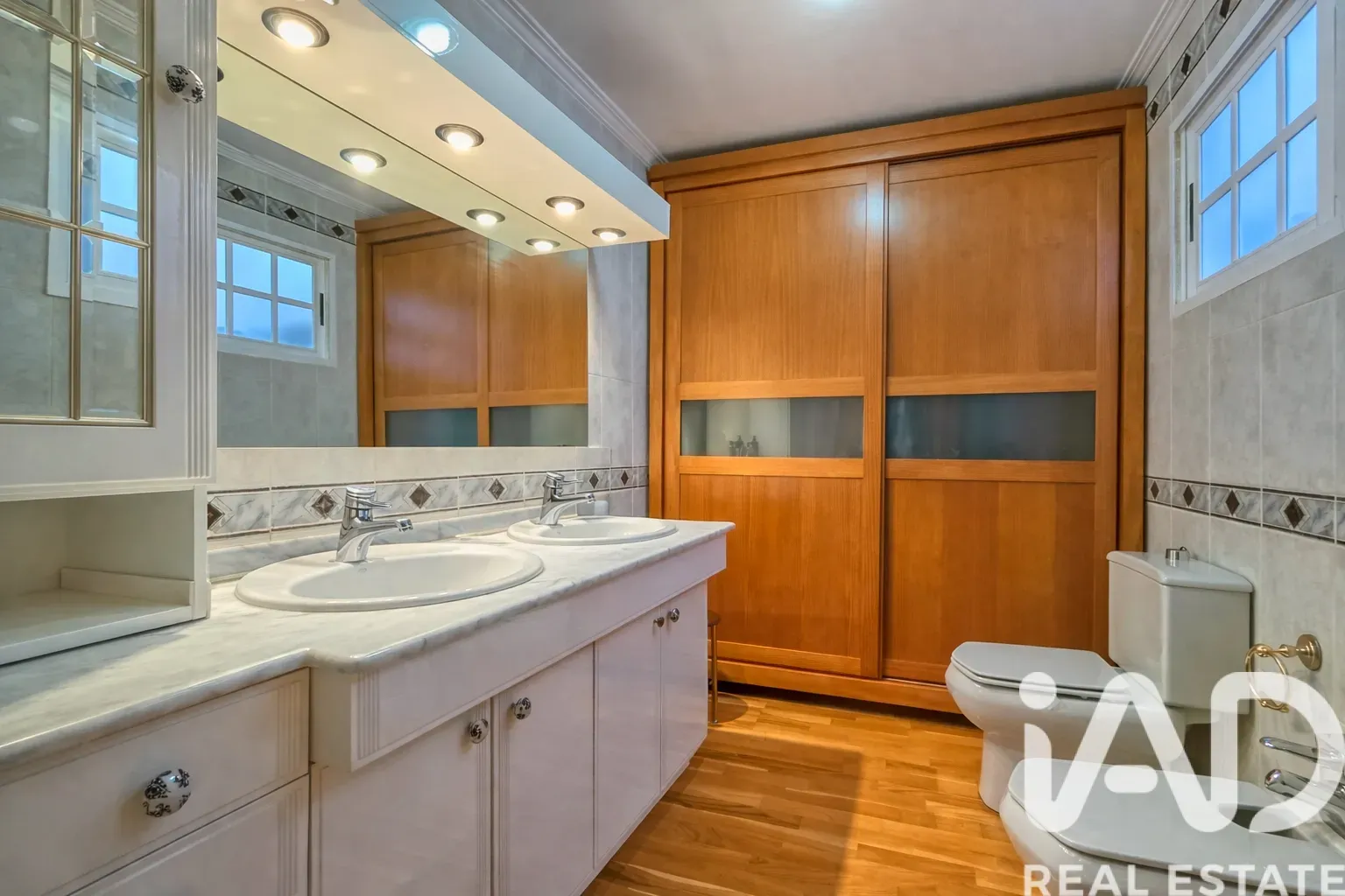 Contemporary 4-Bedroom House with Panoramic Terrace in San Vicente del Raspeig - View image 14 of 32