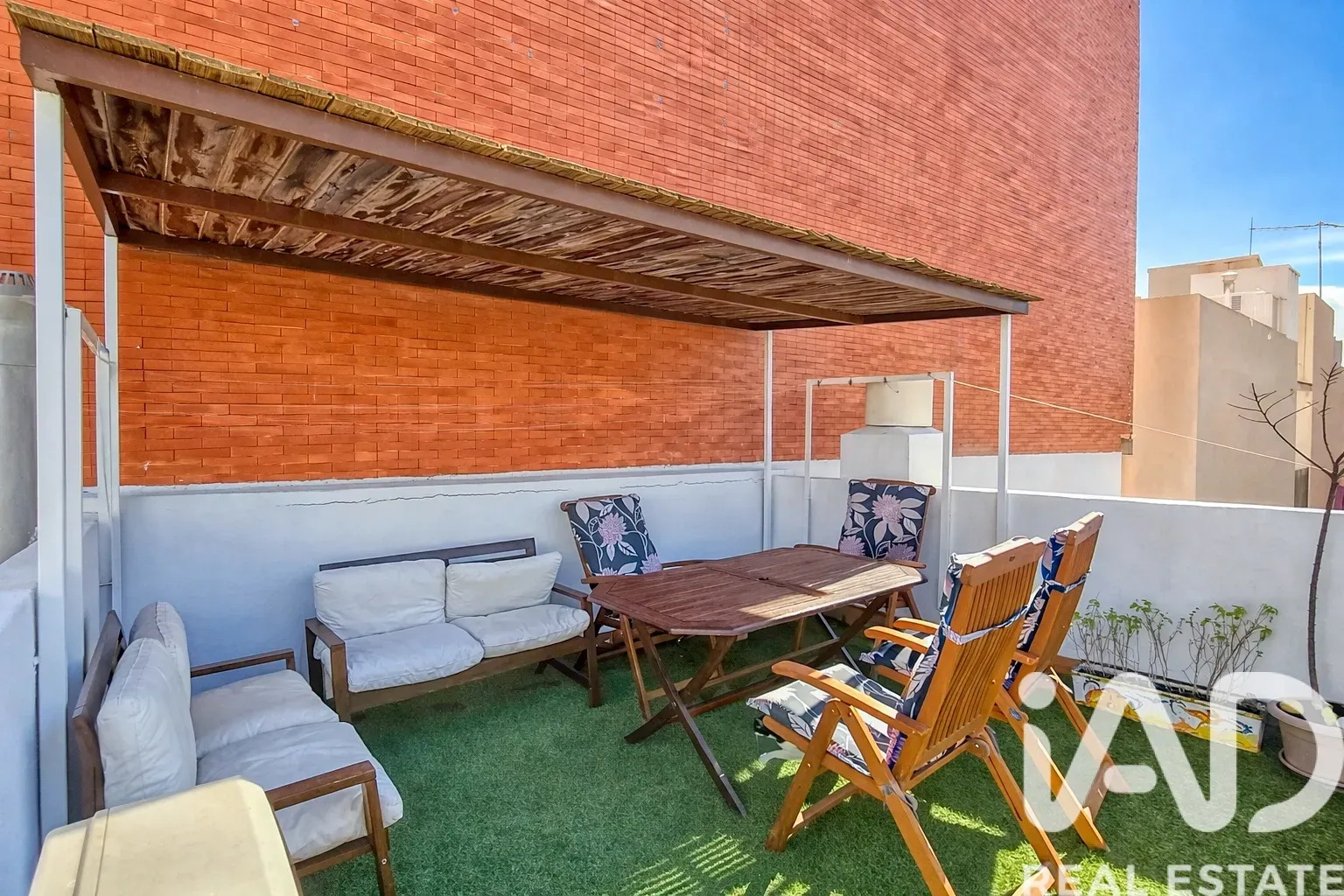 Contemporary 4-Bedroom House with Panoramic Terrace in San Vicente del Raspeig - View image 15 of 32