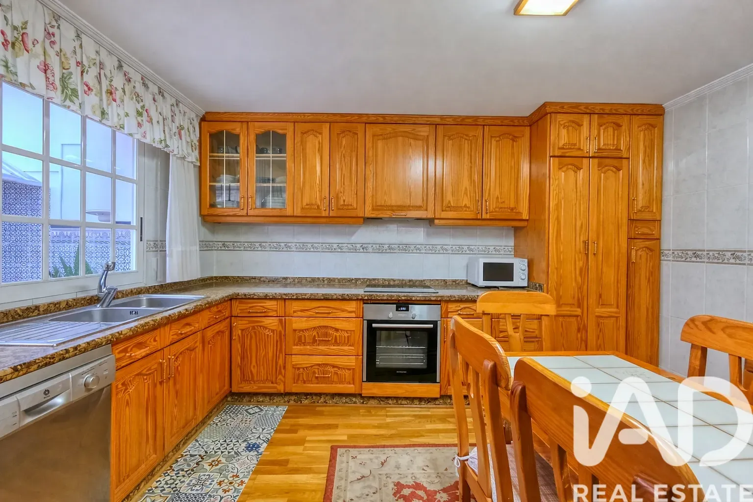 Contemporary 4-Bedroom House with Panoramic Terrace in San Vicente del Raspeig - View image 24 of 32