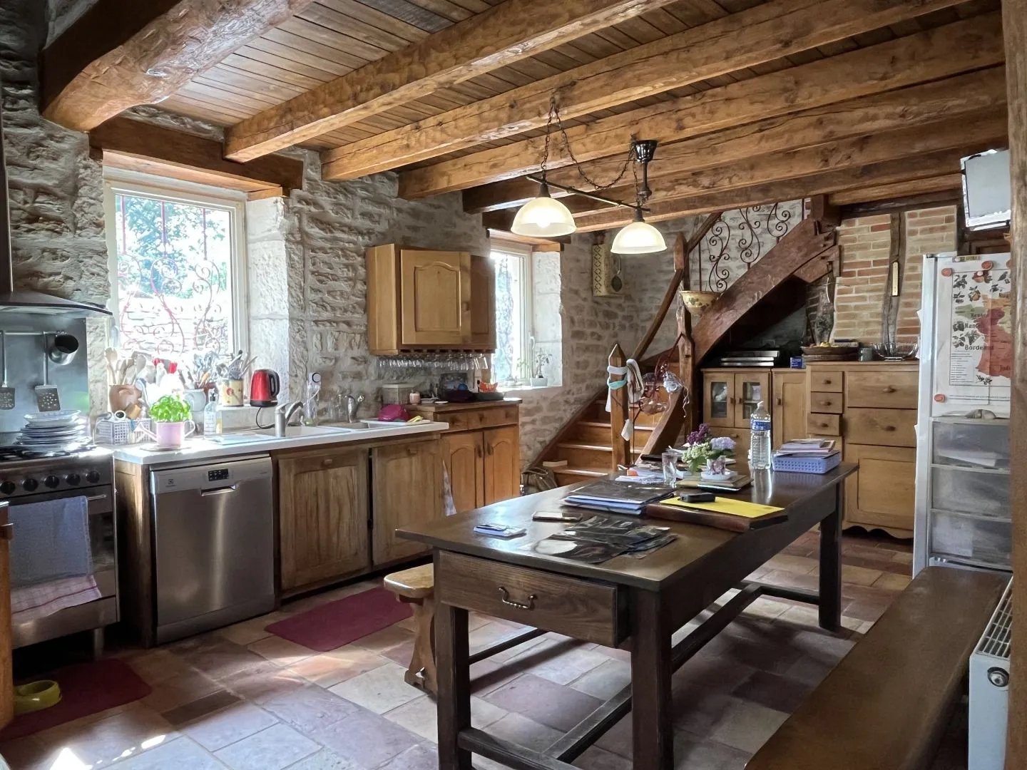 Expansive 4-Bedroom Country House with Gardens and Pool in Martel, France - View image 13 of 47