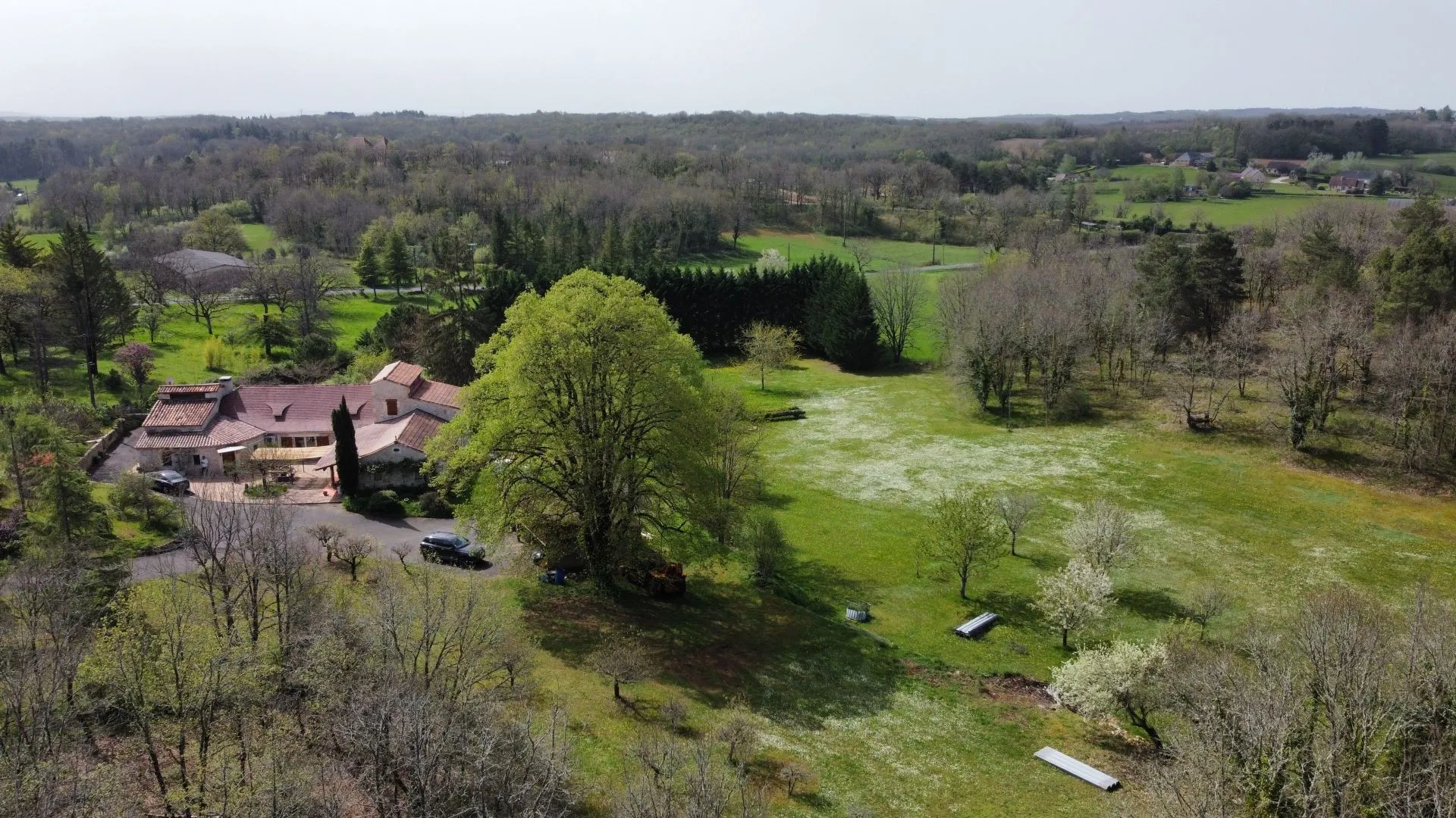Expansive 4-Bedroom Country House with Gardens and Pool in Martel, France - View image 21 of 47