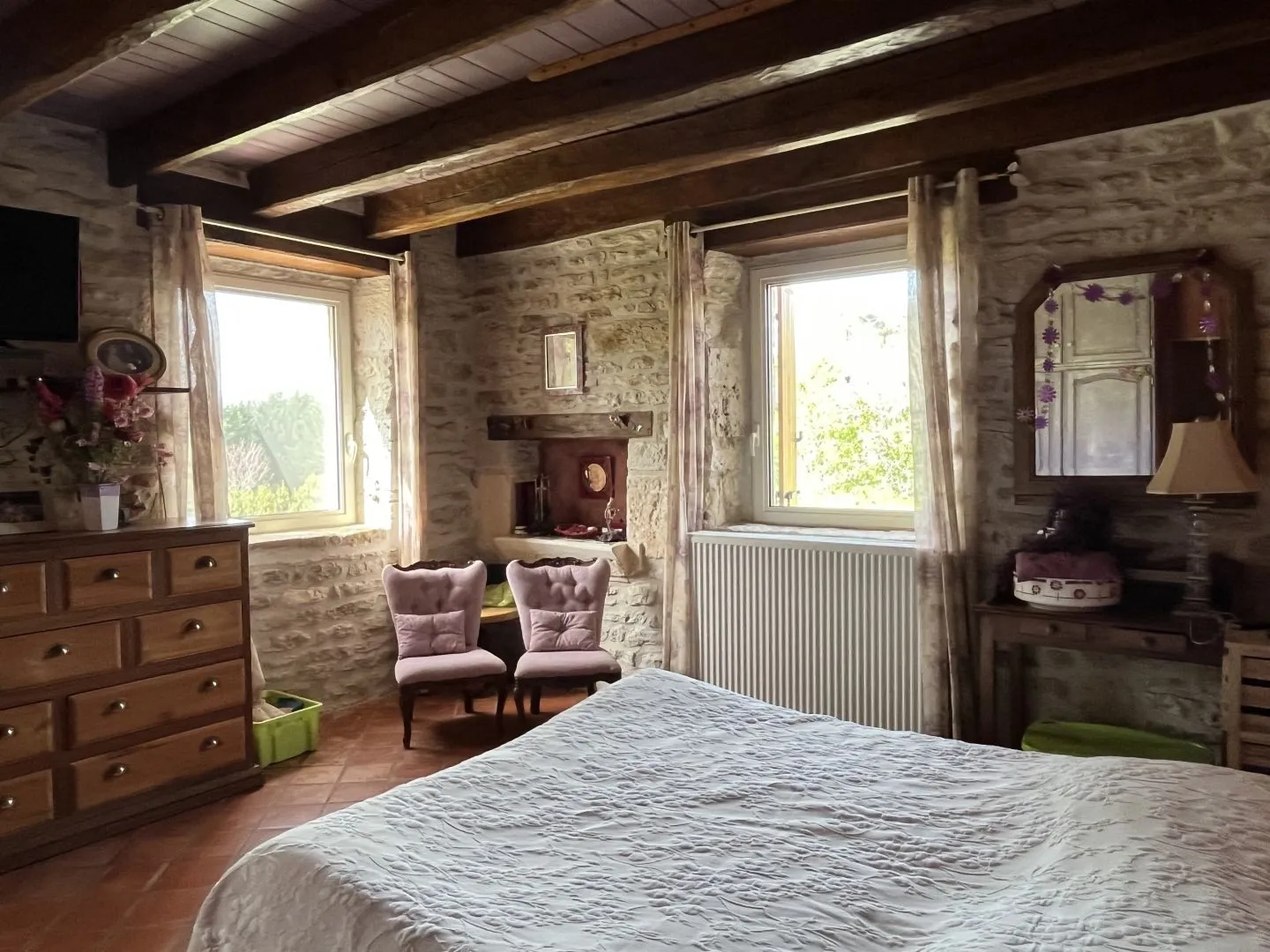 Expansive 4-Bedroom Country House with Gardens and Pool in Martel, France - View image 22 of 47