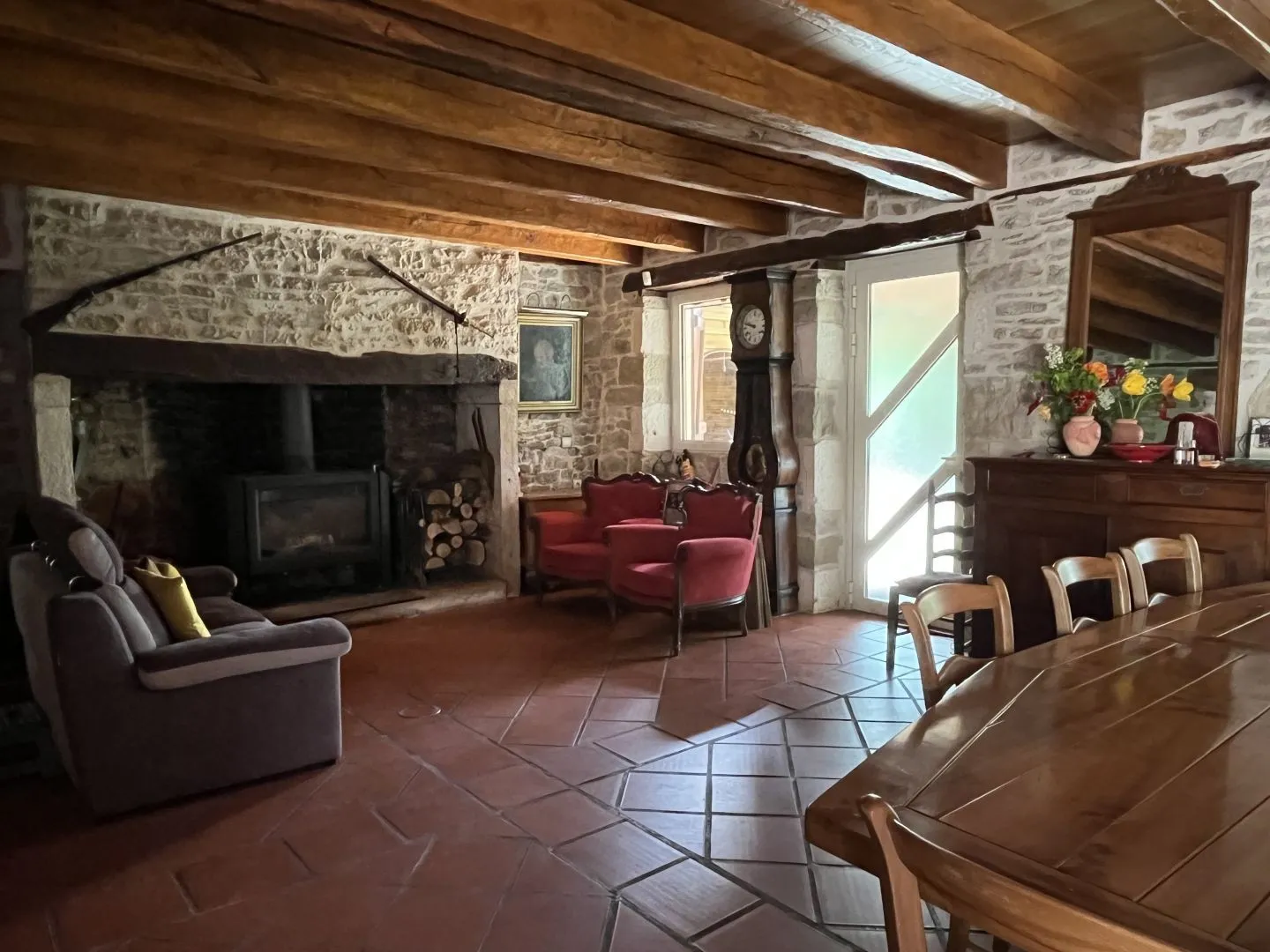 Expansive 4-Bedroom Country House with Gardens and Pool in Martel, France - View image 27 of 47