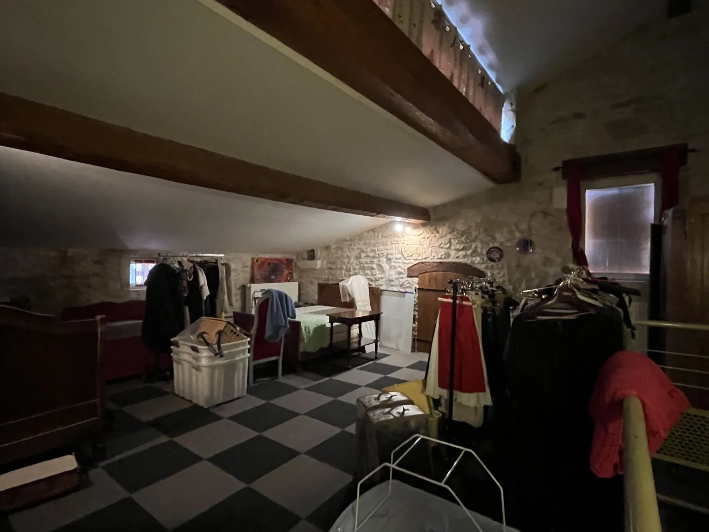 Expansive 4-Bedroom Country House with Gardens and Pool in Martel, France - View image 30 of 47