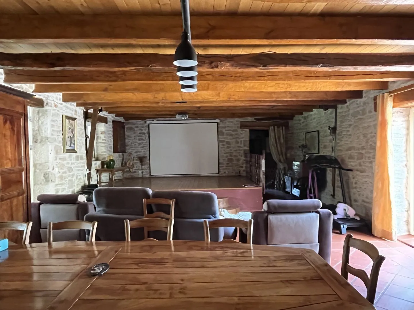 Expansive 4-Bedroom Country House with Gardens and Pool in Martel, France - View image 32 of 47