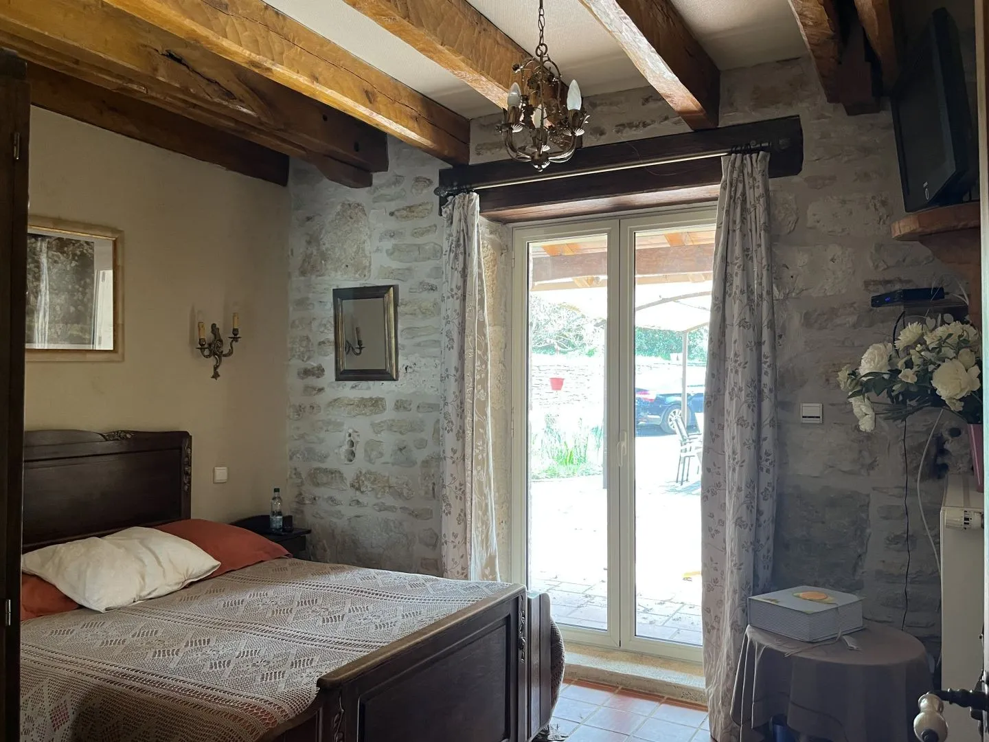 Expansive 4-Bedroom Country House with Gardens and Pool in Martel, France - View image 35 of 47