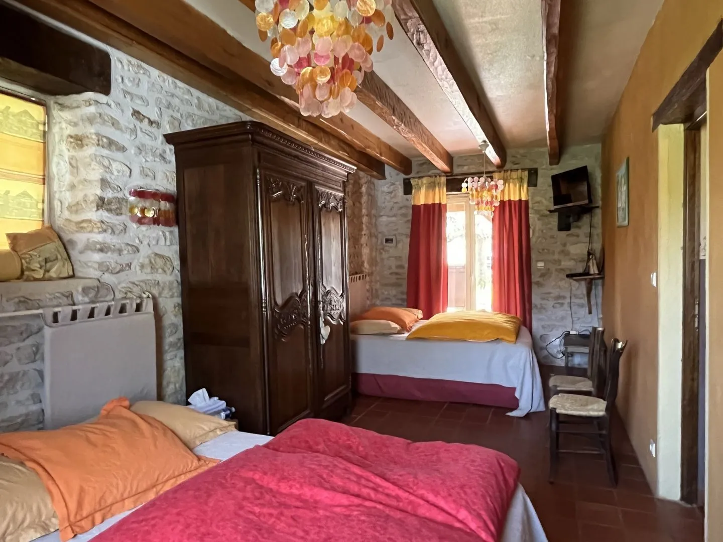 Expansive 4-Bedroom Country House with Gardens and Pool in Martel, France - View image 36 of 47