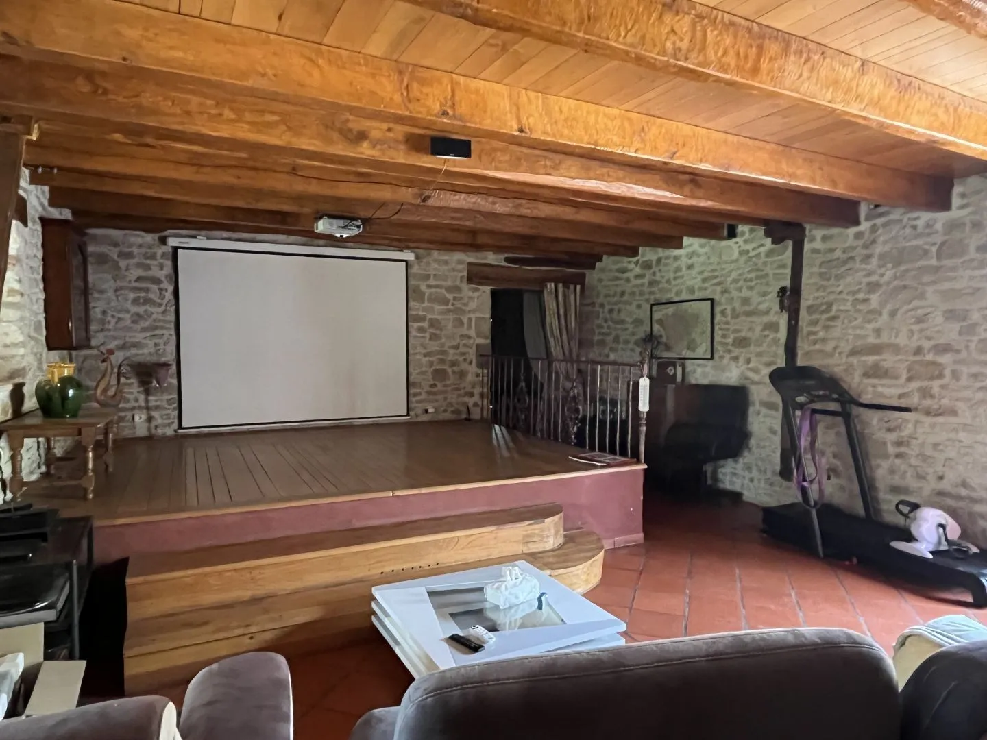 Expansive 4-Bedroom Country House with Gardens and Pool in Martel, France - View image 38 of 47