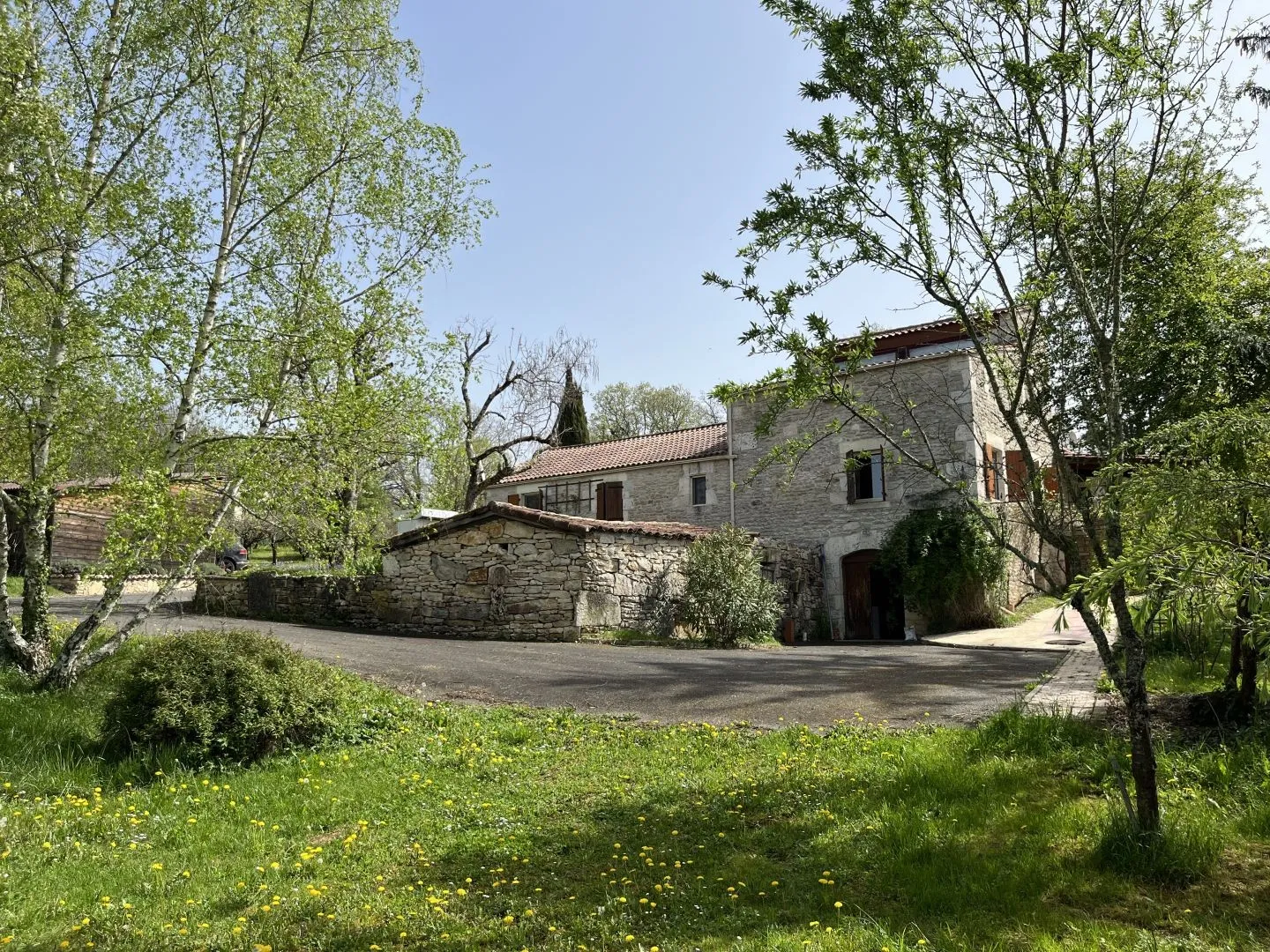 Expansive 4-Bedroom Country House with Gardens and Pool in Martel, France - View image 39 of 47