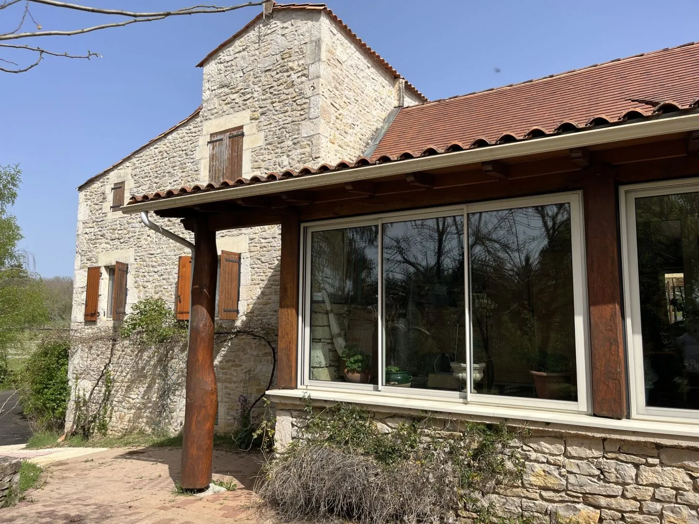 Expansive 4-Bedroom Country House with Gardens and Pool in Martel, France - View image 40 of 47