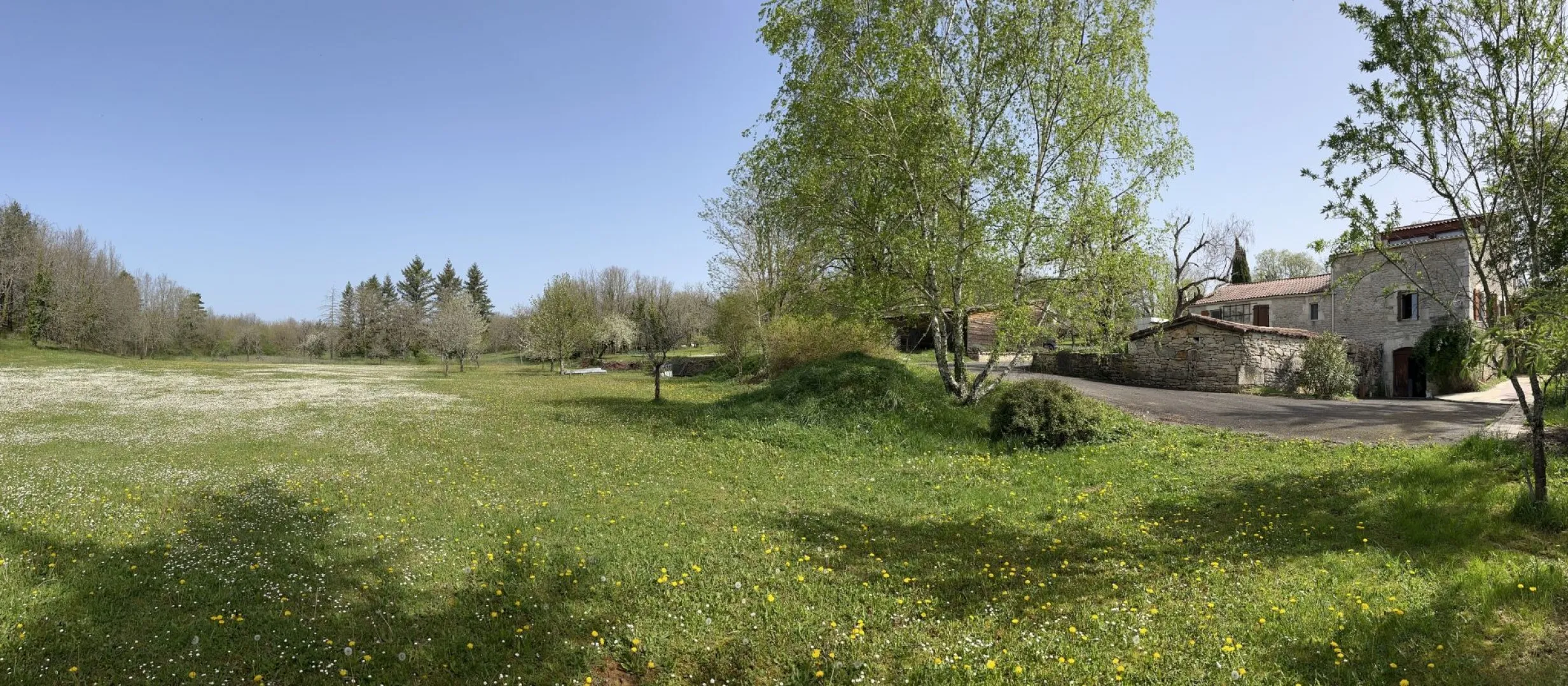 Expansive 4-Bedroom Country House with Gardens and Pool in Martel, France - View image 41 of 47