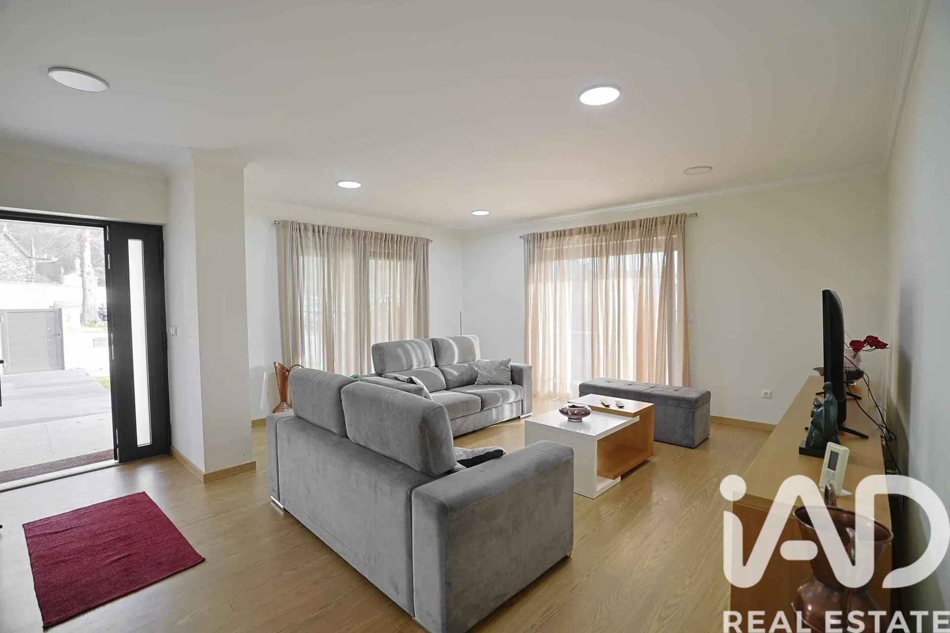 Contemporary 3-Bedroom House with Garden in Vila Nova de Cerveira, Portugal - Image 5