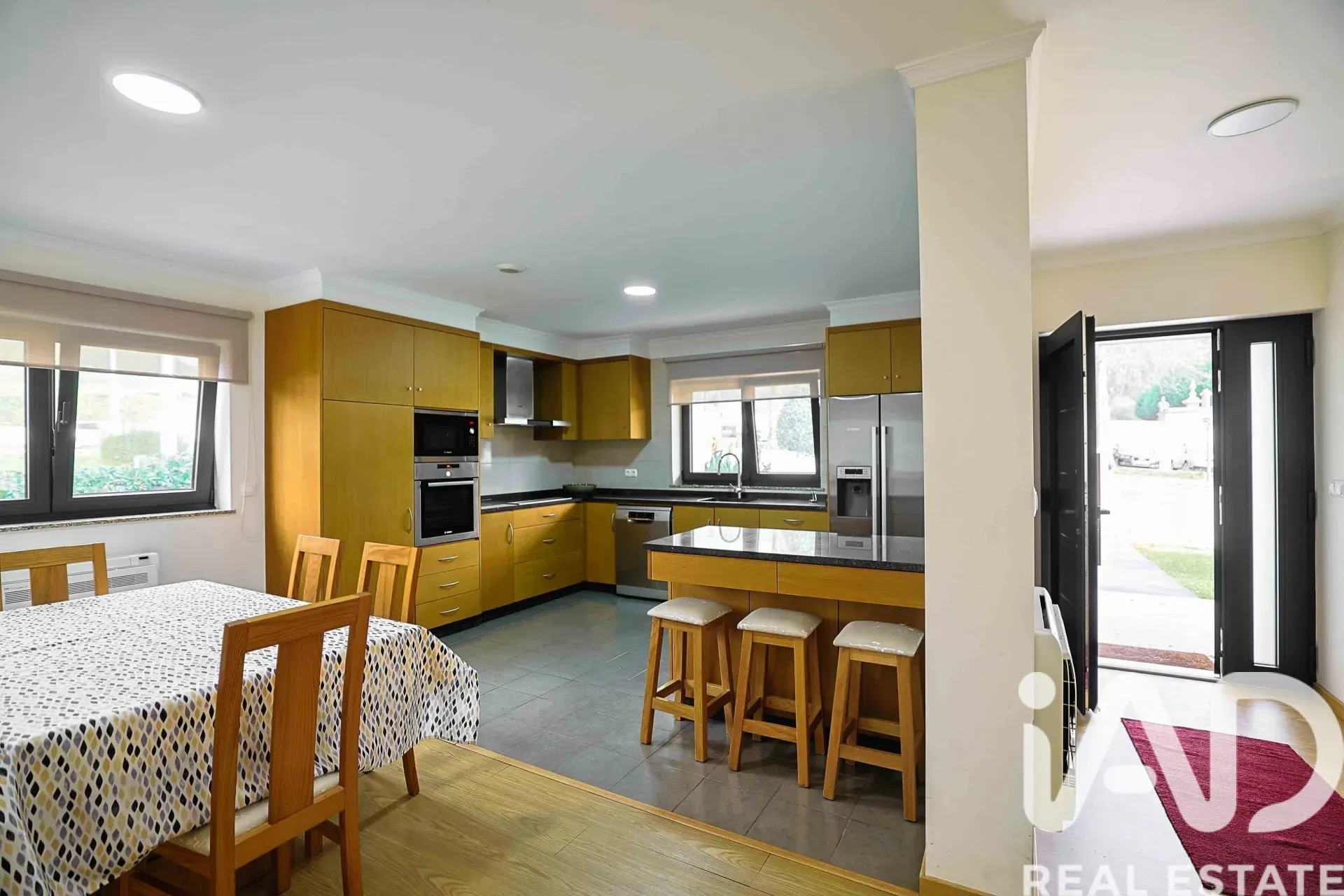 Contemporary 3-Bedroom House with Garden in Vila Nova de Cerveira, Portugal - View image 9 of 38