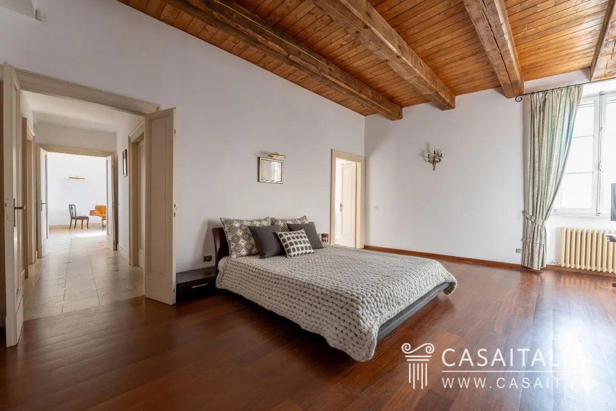 Elegant 1800s Grottammare Apartment with 3 Bedrooms and Historical Charm - Image 4